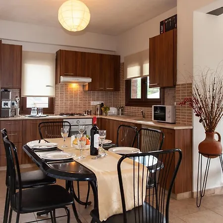 Seven Hills Agros With Stunning Views Apartment *